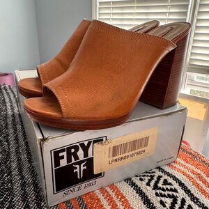 Includes Box! FRYE Karissa Mule, Natural, Size 11